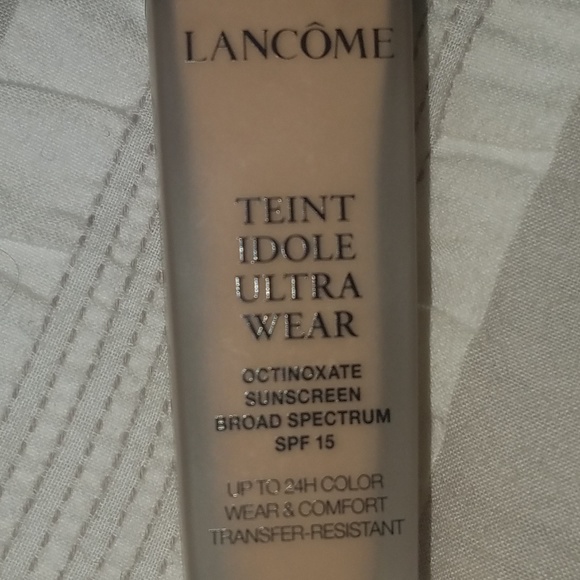 Lancome Foundation - Picture 2 of 4